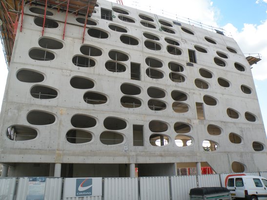  construction d'un immeuble de bureaux, commerces et résidences